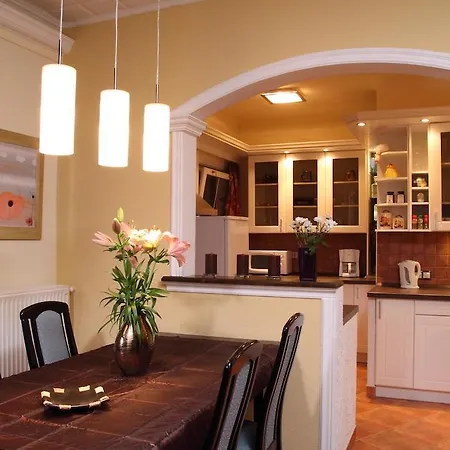 Σπίτι διακοπών Aba Wellness House Balatonszarszo